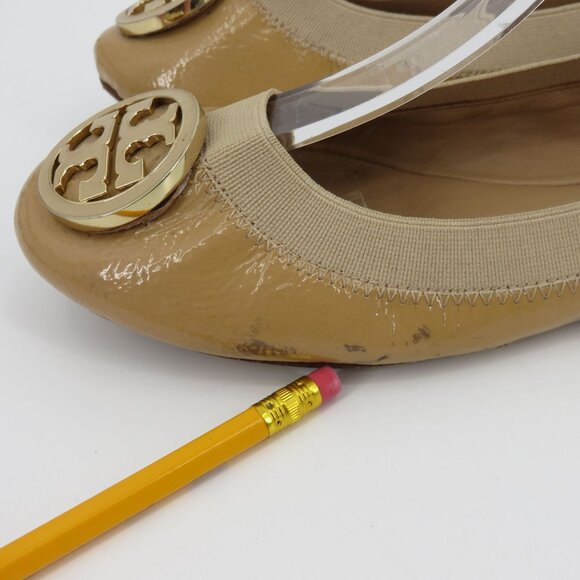 Tory Burch Women 7.5 M CAROLINE Beige Patent Leather Logo Ballet Flats Shoes - Picture 7 of 16